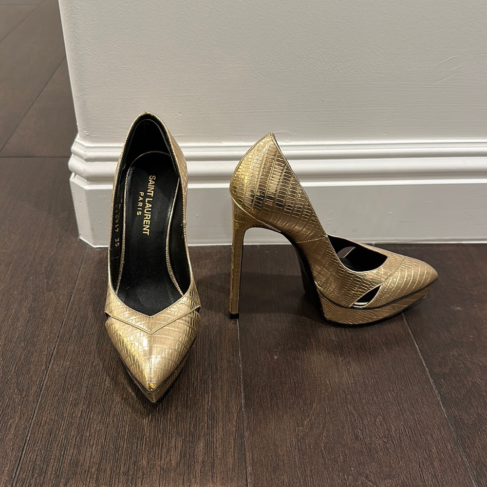 Saint Laurent gold metallic pumps